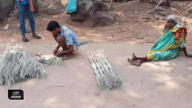 359172-mundapeta-kela-odisha-broom-tribal-community-tamasha-nayagarh-3