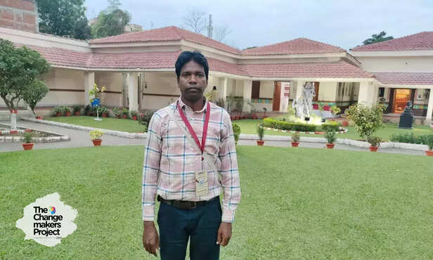 369819-jharkhand-tribal-school-kurukh-language-science-maths-subject-teacher-tribal-community-1